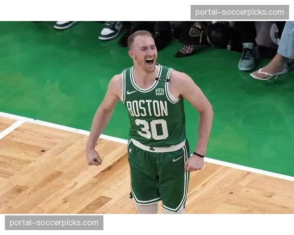 凯尔特人轮休主力仍胜活塞,豪取十连胜