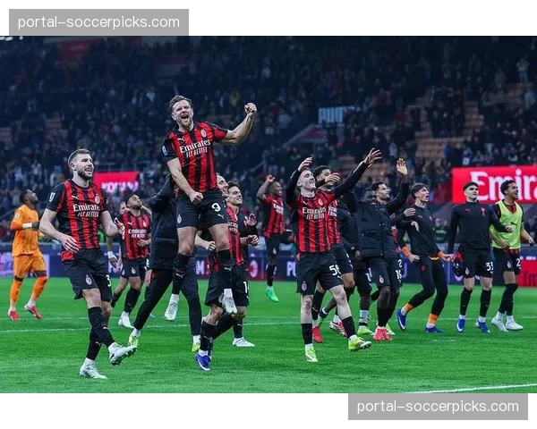 特写:时隔三年重返圣西罗,卢卡库赛后向国际米兰球迷看台鼓掌致意 特写:时隔三年重返圣西罗,卢卡库赛后向国际米兰球迷看台鼓掌致意